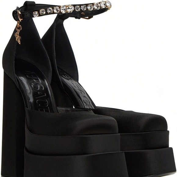 Versace Medusa Aevitas Black Satin Crystal Logo Charm Platform Runway Pumps - Picture 2 of 16